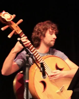 Live concert by Eliza McLamb