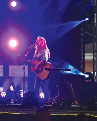 Live concert by Drew And Ellie Holcomb