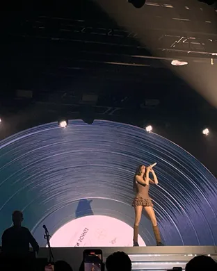 Live concert by Ellise